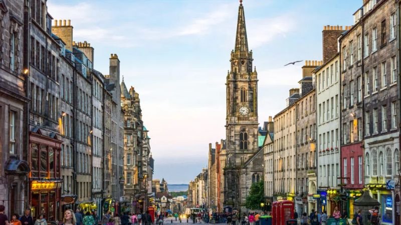 Qatar Airways Edinburgh Office in Scotland