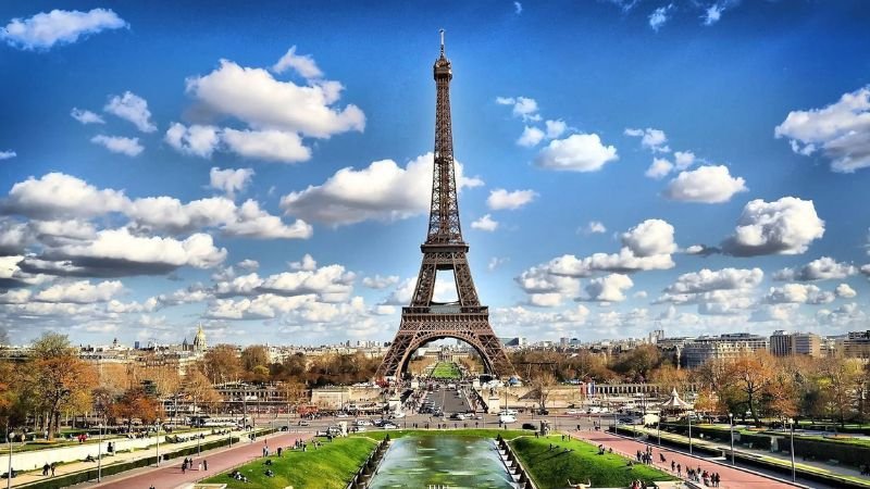 United Airlines Ticket Office in France